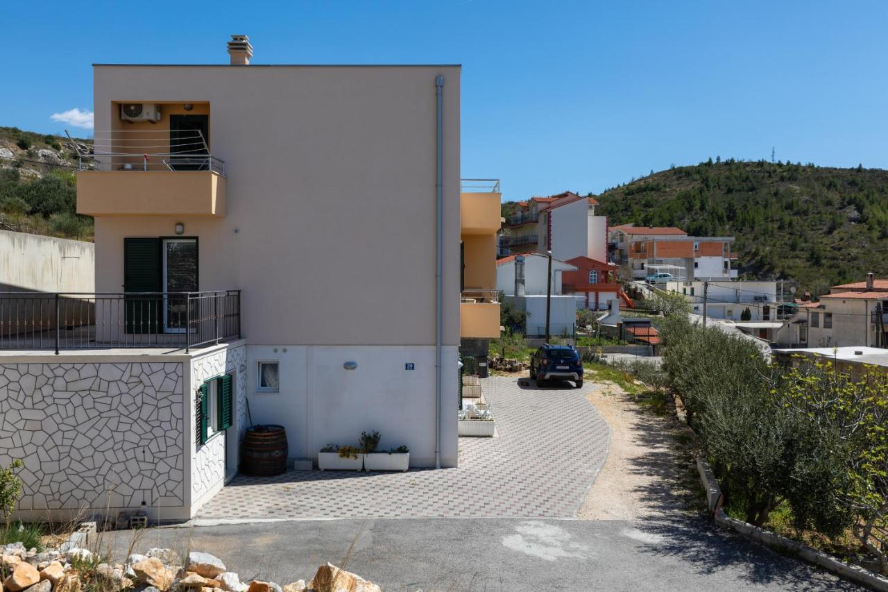 Apartments With A Parking Space Dugi Rat, Omis - 19516 Esterno foto