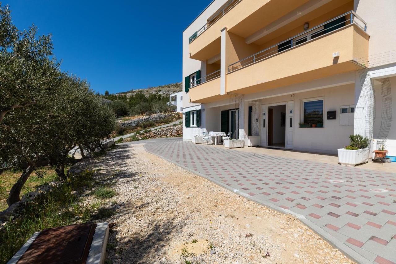 Apartments With A Parking Space Dugi Rat, Omis - 19516 Esterno foto
